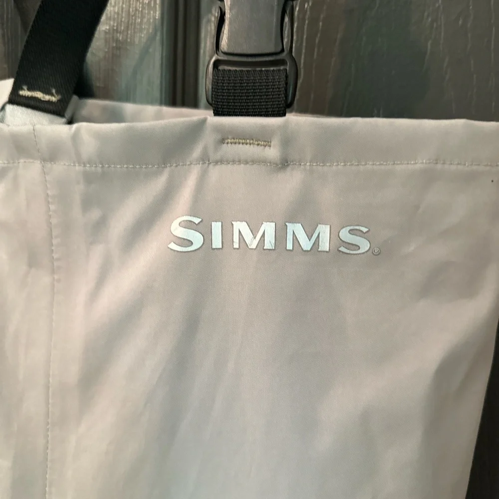 Simms youth waders 🎣 - Picture 2 of 4